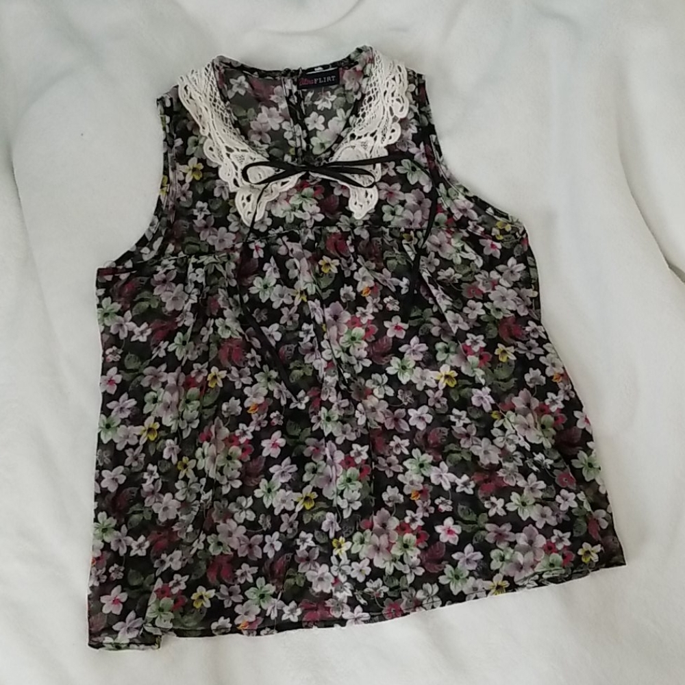 Floral and lace collared tank
